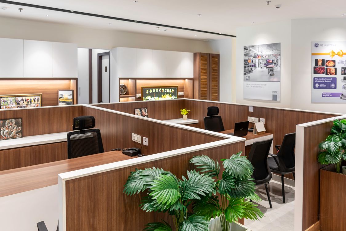 Bureaux lumineux, photographie d’illustration
